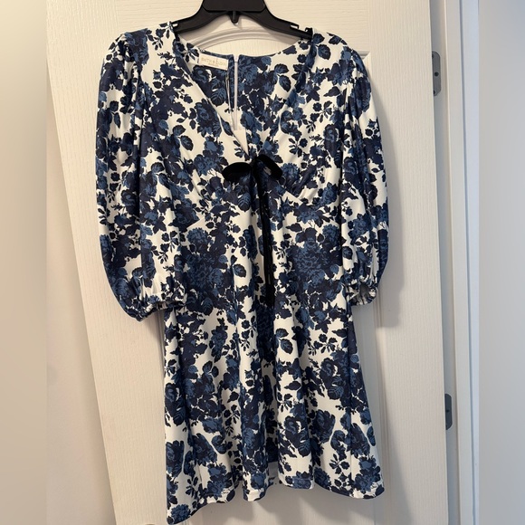 Smith & Quinn Dresses & Skirts - NWT SMITH AND QUINN Floral Dress (M)